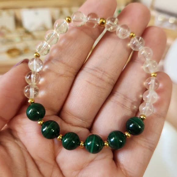 Stretchy Beaded Malachite Bracelet - Picture 2 of 4